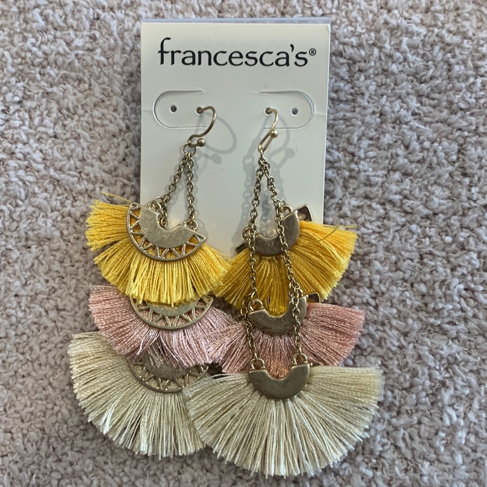 NWT Francesca’s earrings